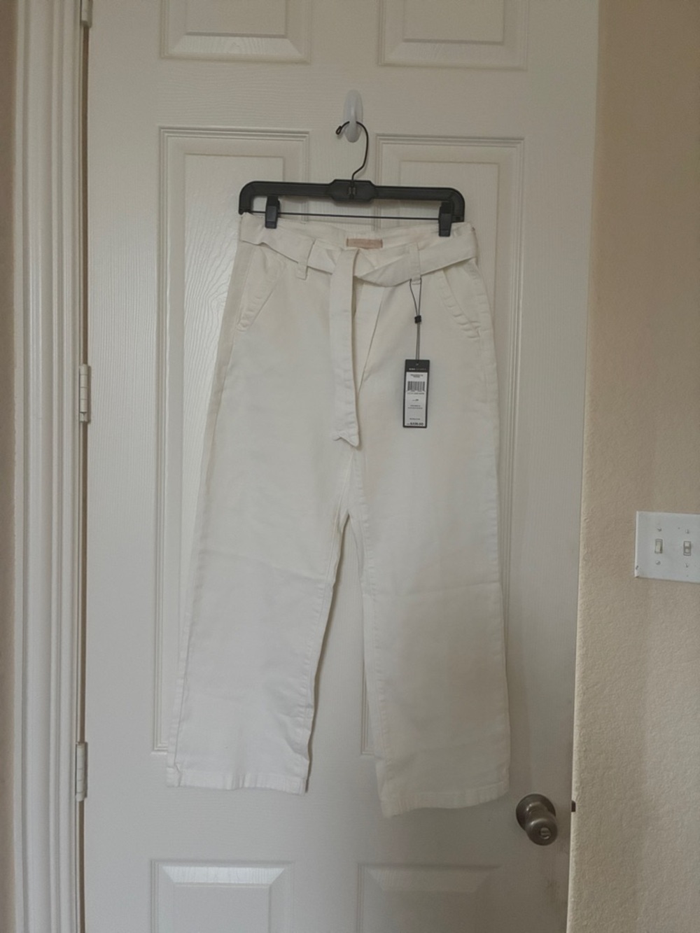 BCBGMaxAzria Jane White Cropped Jeans size 29